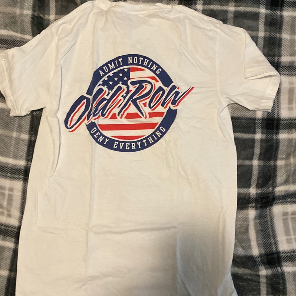 Old row pocket tee